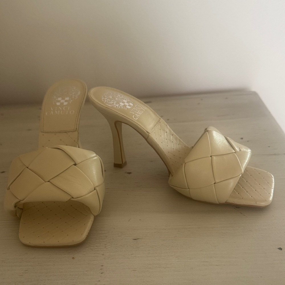 Brand New Vince Camuto Tan Woven Mules